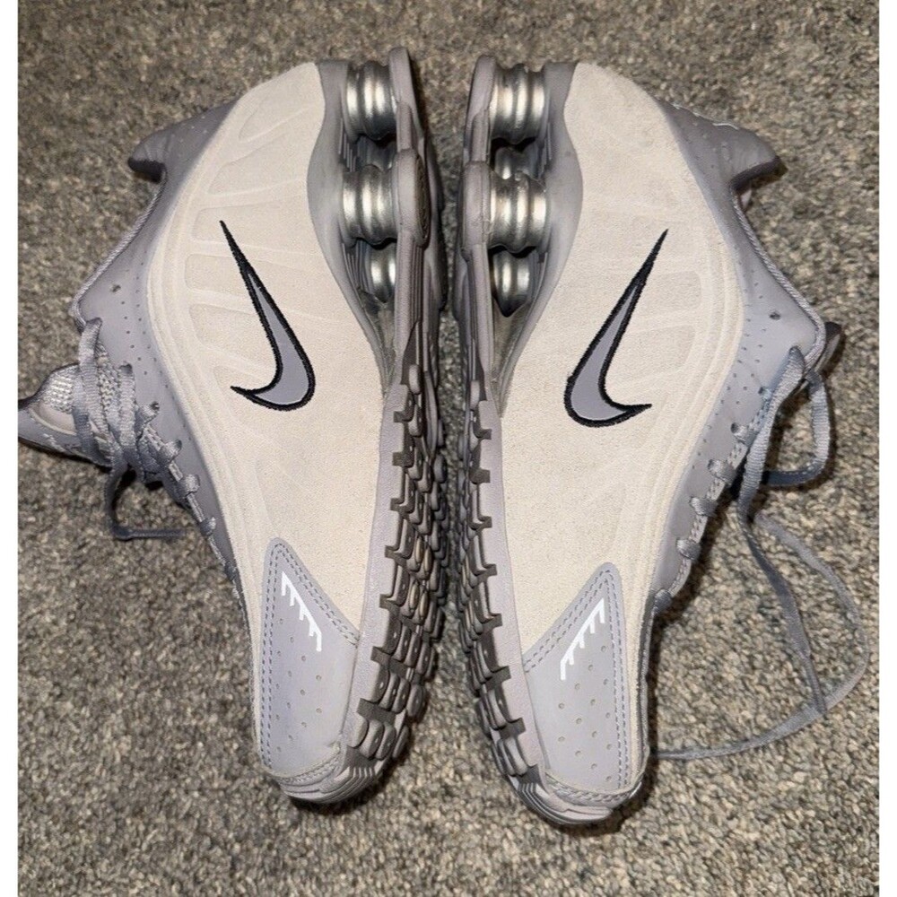 Nike Shox R4 Cement Grey HQ7739-001 Suede Sides Women Sz 7 Cool Y2K Nice Preown